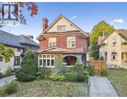76 AHRENS Street W - 40