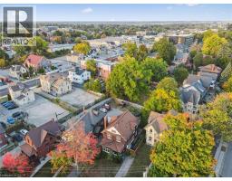 76 AHRENS Street W - 41