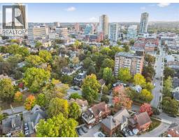76 AHRENS Street W - 43