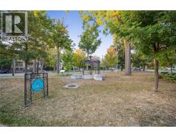 76 AHRENS Street W - 45