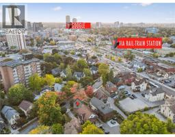 76 AHRENS Street W - 48
