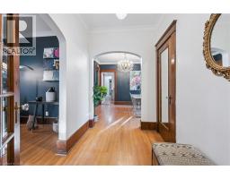 76 AHRENS Street W - 6