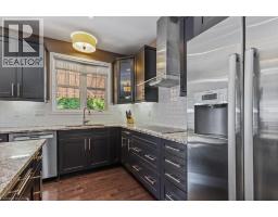 304 FALLING GREEN Crescent - 12