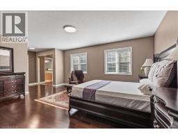 304 FALLING GREEN Crescent - 21
