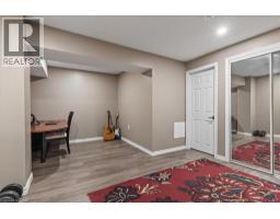 304 FALLING GREEN Crescent - 42