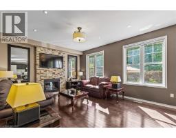 304 FALLING GREEN Crescent - 7