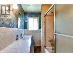 2795 VICTORIA Street N - 21