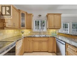517 YORKSHIRE Drive - 14