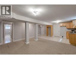 517 YORKSHIRE Drive - 38