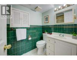 144 LAURENTIAN Drive - 24