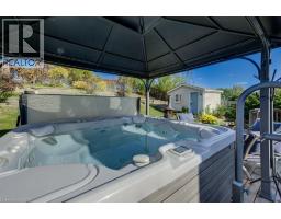 144 LAURENTIAN Drive - 27