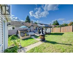 144 LAURENTIAN Drive - 33