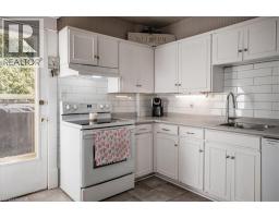 251 NORFOLK Street S - 13