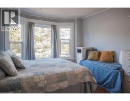 251 NORFOLK Street S - 18