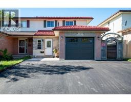 107 DINISON Crescent - 1
