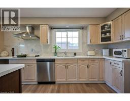 107 DINISON Crescent - 12