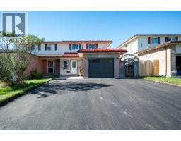 107 DINISON Crescent - 2
