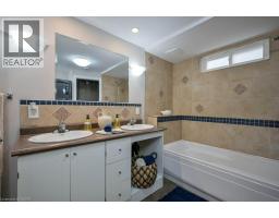 107 DINISON Crescent - 33