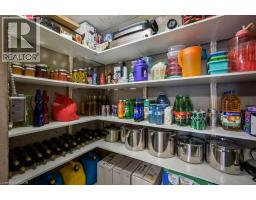 107 DINISON Crescent - 35