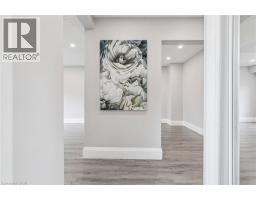 122 MOOREGATE Crescent - 4