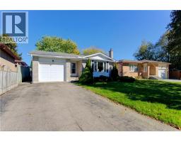 143 CLEARWATER Crescent - 2