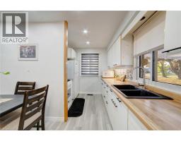 1676 HOLLEY Crescent - 19