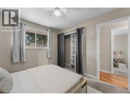 27 LOCKE Avenue - 19