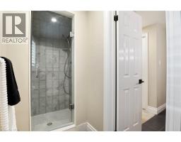 391 STRAWBERRY Crescent - 34