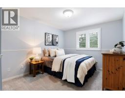 391 STRAWBERRY Crescent - 35