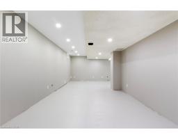 391 STRAWBERRY Crescent - 43