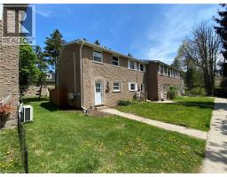 160 WESTCOURT Place - 2