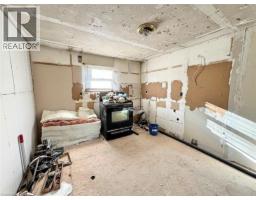 132 METCALFE Street S - 17