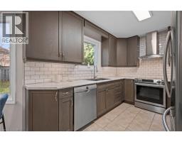 43 ROBSON Avenue - 6