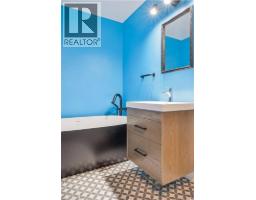 287 VILLA Place - 32