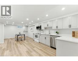 10 SHEFFIELD Avenue - 32