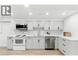 10 SHEFFIELD Avenue - 33