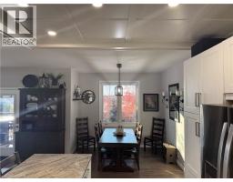 42 GRAYDON Drive - 16