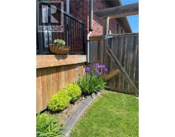 42 GRAYDON Drive - 29