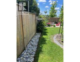 42 GRAYDON Drive - 30