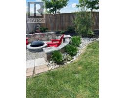 42 GRAYDON Drive - 36