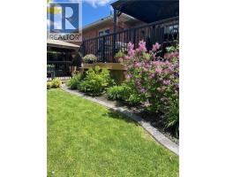 42 GRAYDON Drive - 37