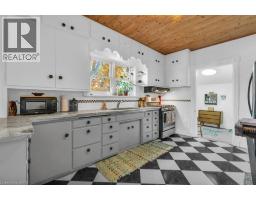 218 HERBERT Street - 14