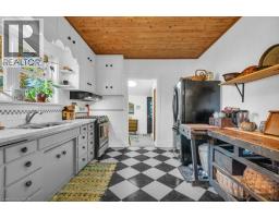 218 HERBERT Street - 15