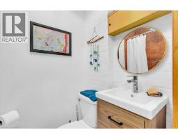 218 HERBERT Street - 18