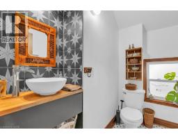 218 HERBERT Street - 23