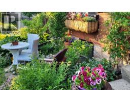 218 HERBERT Street - 42