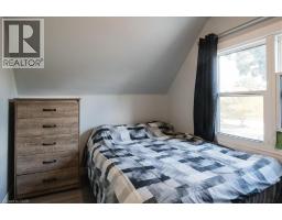 211 MCNAB Street W - 19