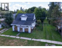 211 MCNAB Street W - 29