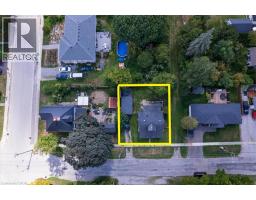 211 MCNAB Street W - 30