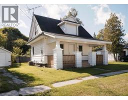 211 MCNAB Street W - 36